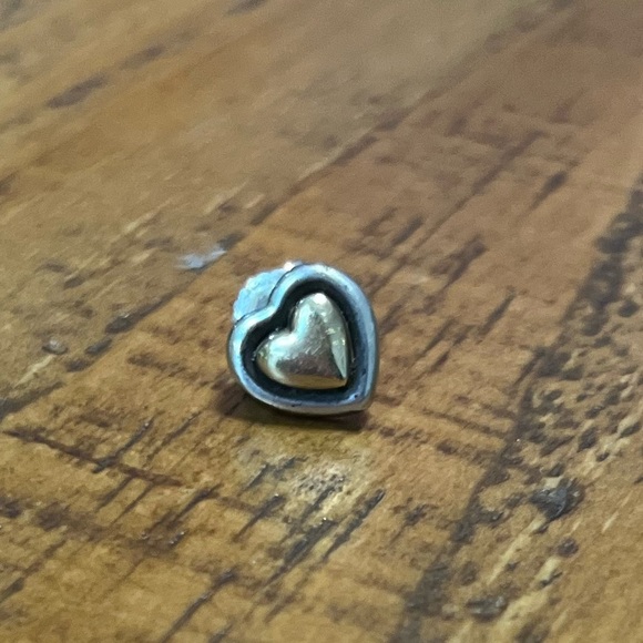 James Avery Jewelry - Retired James Avery True Heart SINGLE Stud